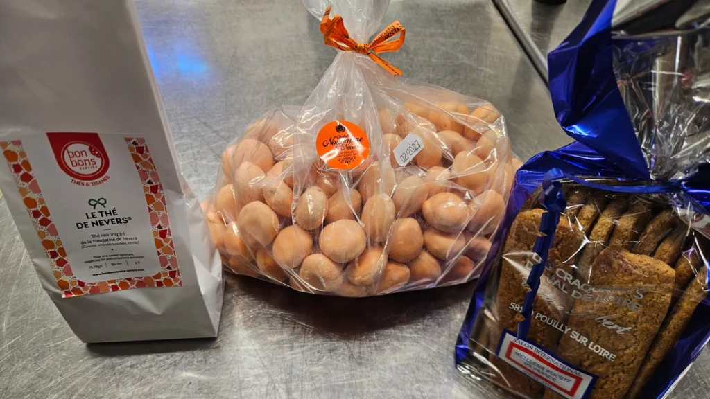 Produits locaux de Nevers et de la Nièvre utilisés par La Nouvelle Table : thé de Nevers, nougatine de Nevers et craquants du Val de Loire